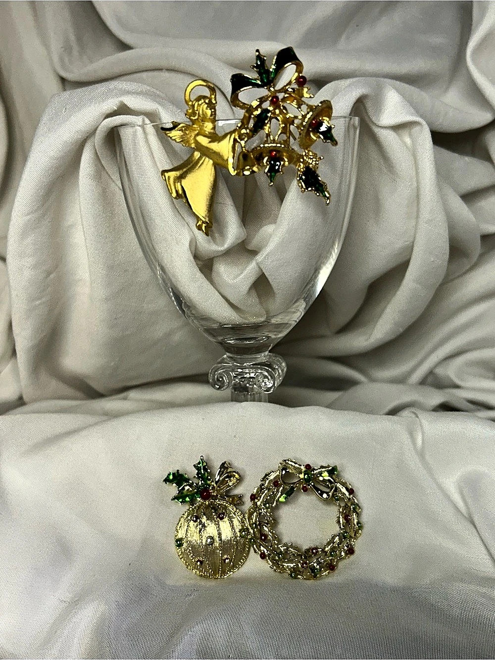 Holiday Brooch Set Gold & Green Like New
